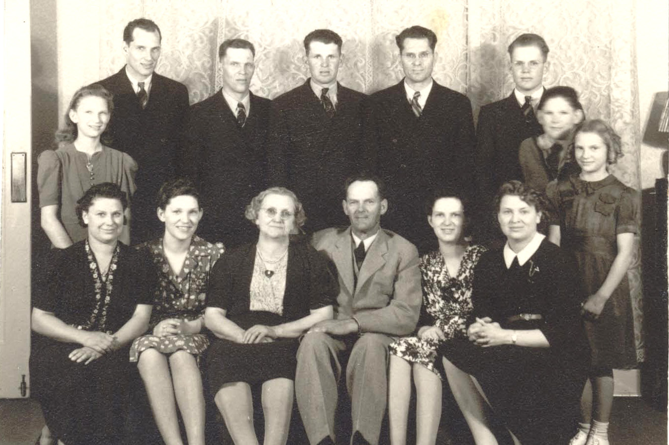 Cook, Barnes Alma and Alice Adeline Southam Family - April 17, 1942