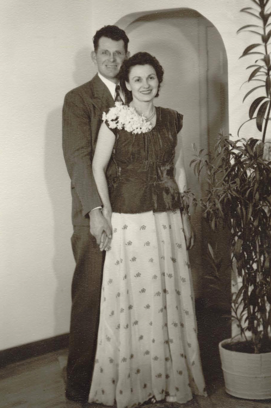 Cook, Rulon William and Rose Hicks - December 24, 1947